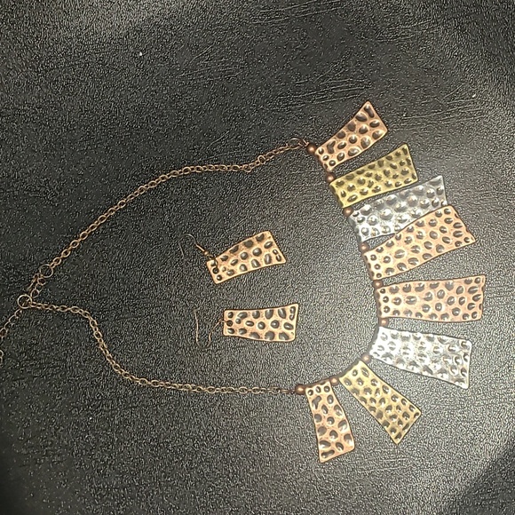 Jewelry - 3-Tone Silver Copper Brass 18" Necklace & Earrings set